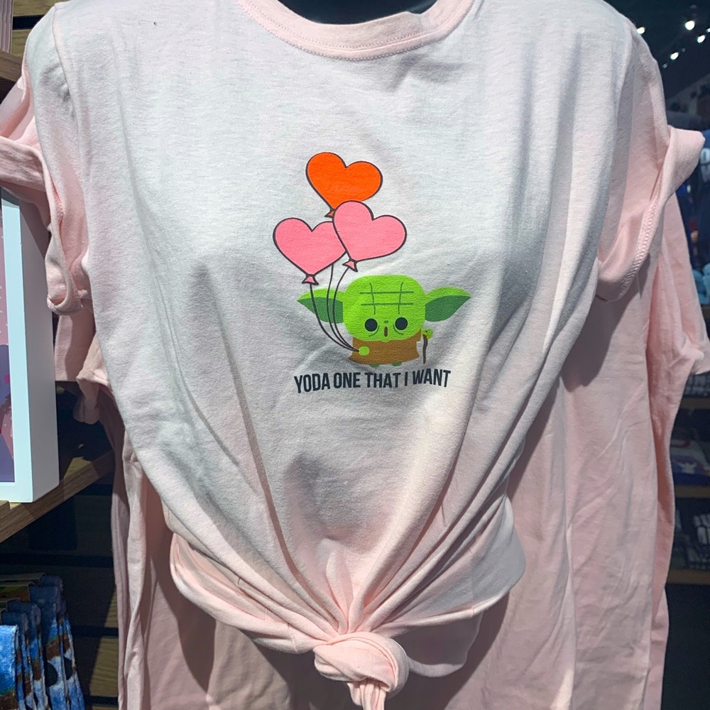 BOXLUNCH STAR WARS PINK TOP YODA ONE THAT I WANT